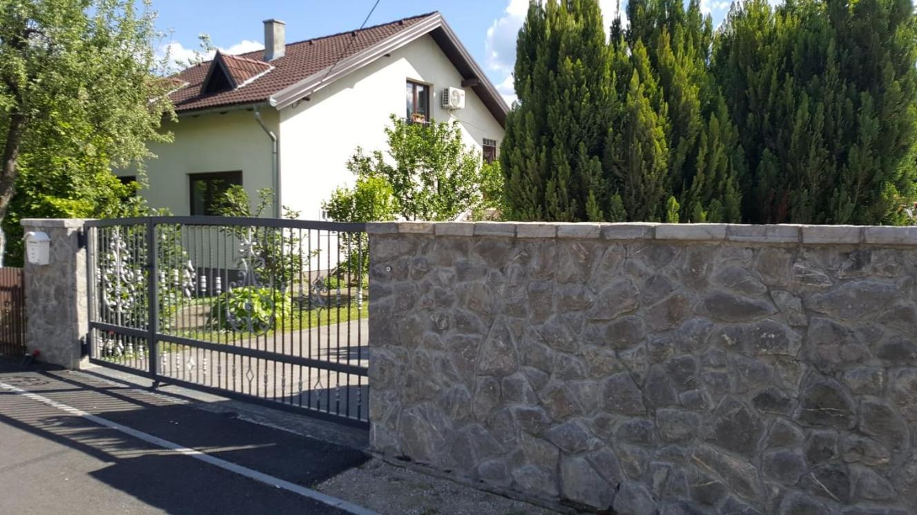 Apartman "Em" Bihac Exterior photo